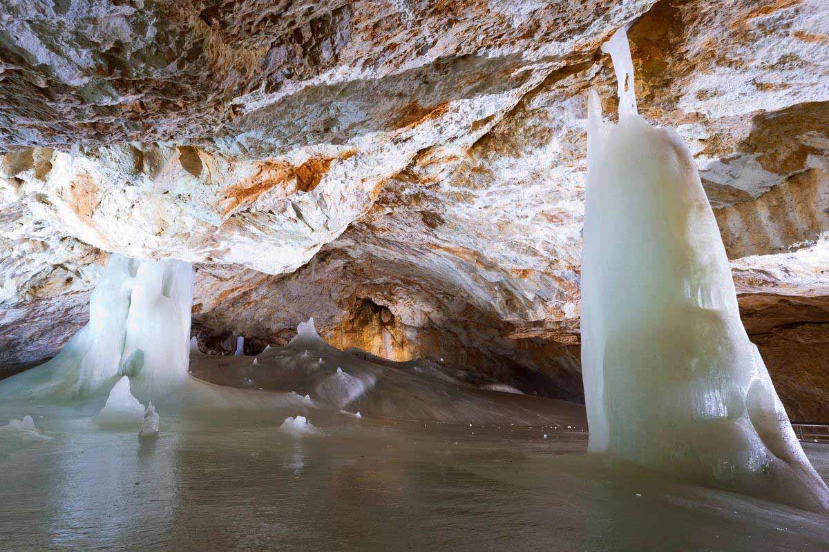 Dobšinská ľadová jaskyňa – ľadová výzdoba, pamiatka UNESCO