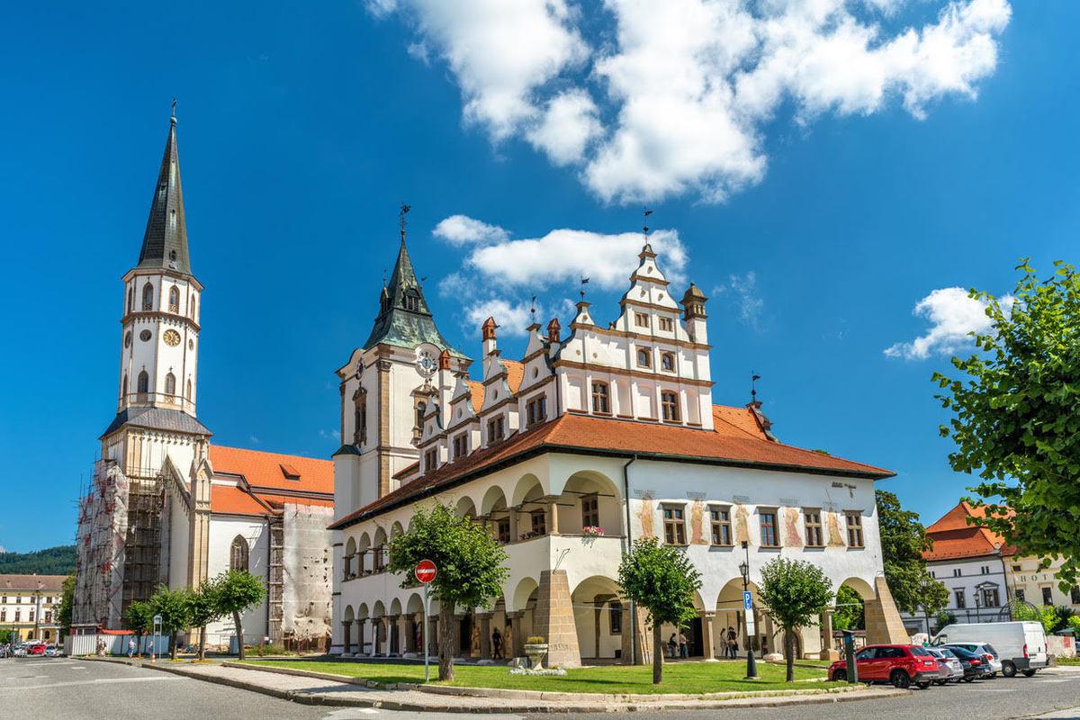 Historické námestie v Levoči, pamiatka UNESCO neďaleko Draviec
